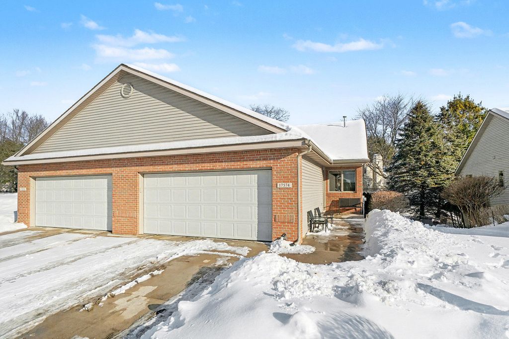 17574 Park Place Circle, Spring Lake, MI 49456