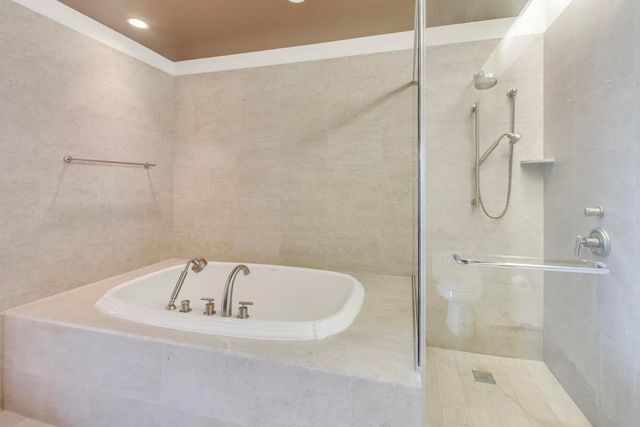 401 N Wabash Avenue 44D, Chicago, IL 60611