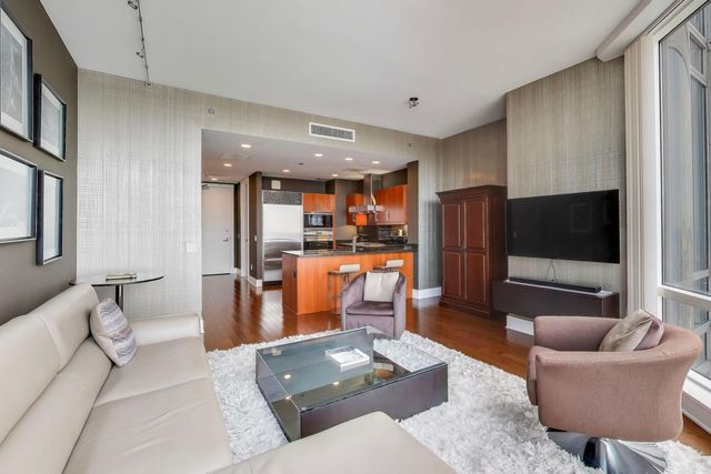 401 N Wabash Avenue 44D, Chicago, IL 60611