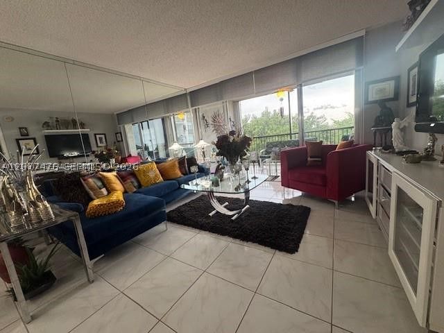 3910 Inverrary Blvd 603-B, Lauderhill, FL 33319