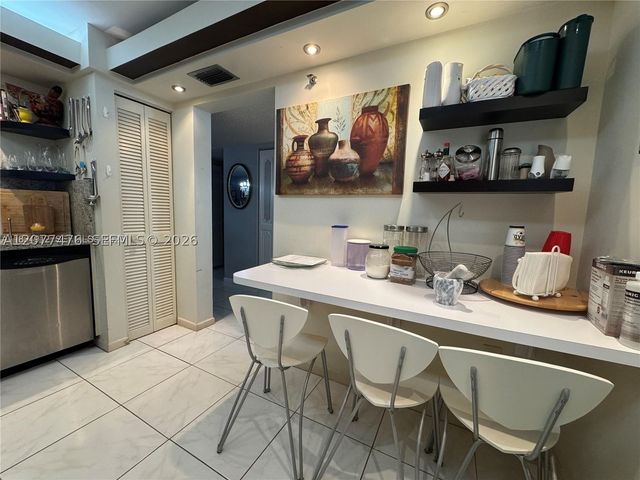 3910 Inverrary Blvd 603-B, Lauderhill, FL 33319