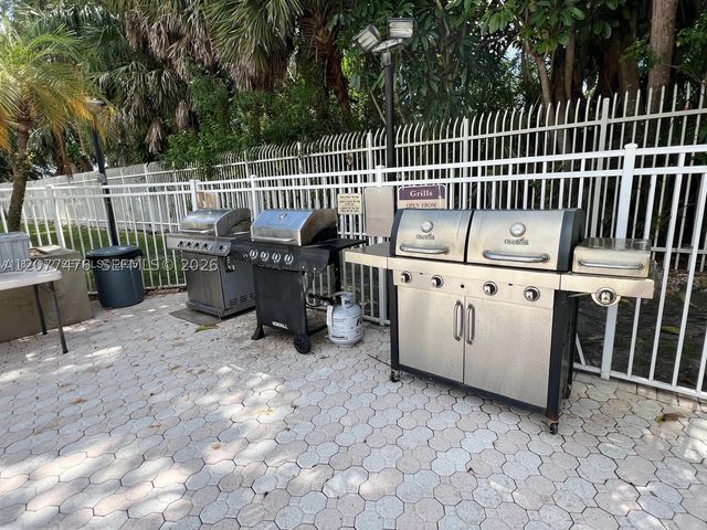 3910 Inverrary Blvd 603-B, Lauderhill, FL 33319