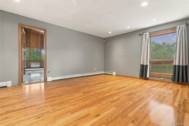6 Flower Road, Hopewell Junction, NY 12533
