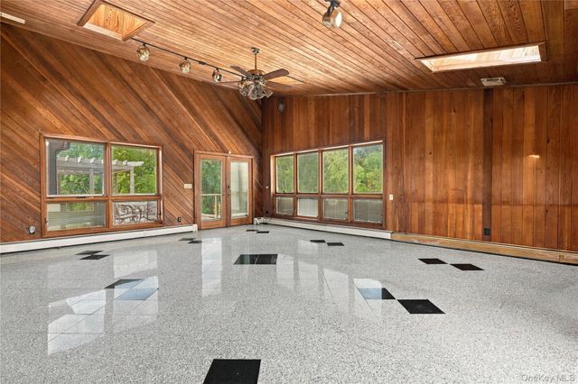 6 Flower Road, Hopewell Junction, NY 12533