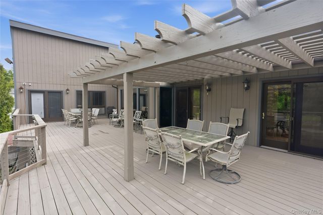 6 Flower Road, Hopewell Junction, NY 12533