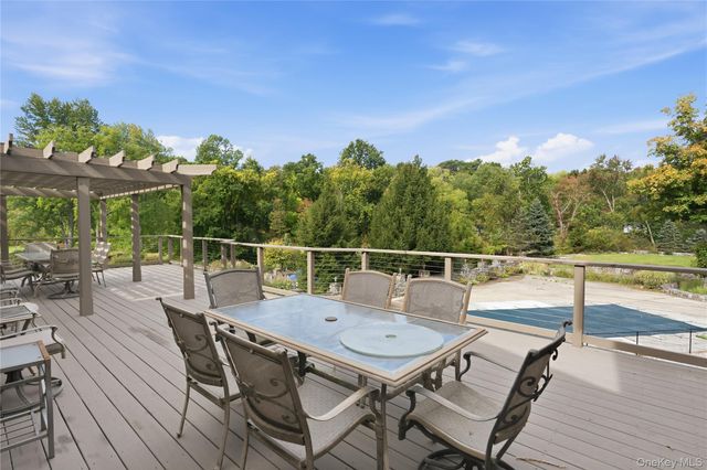 6 Flower Road, Hopewell Junction, NY 12533