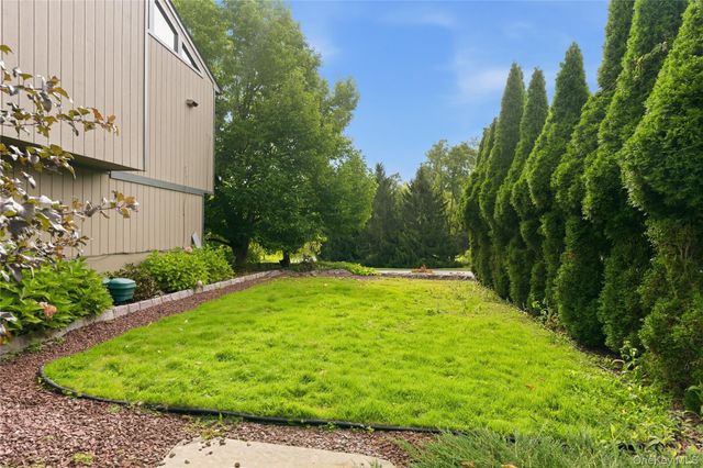 6 Flower Road, Hopewell Junction, NY 12533