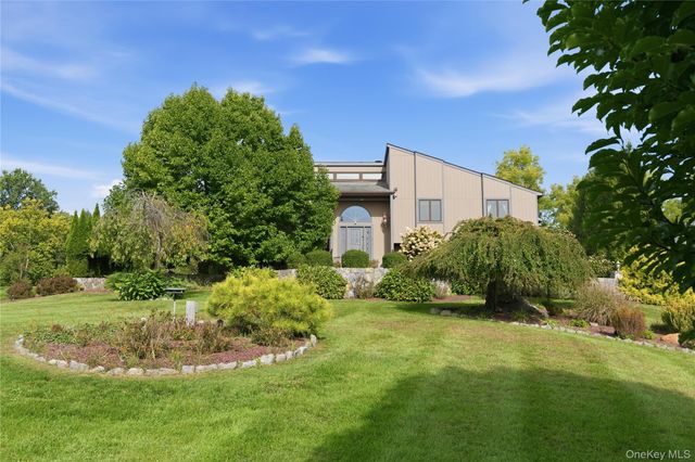 6 Flower Road, Hopewell Junction, NY 12533