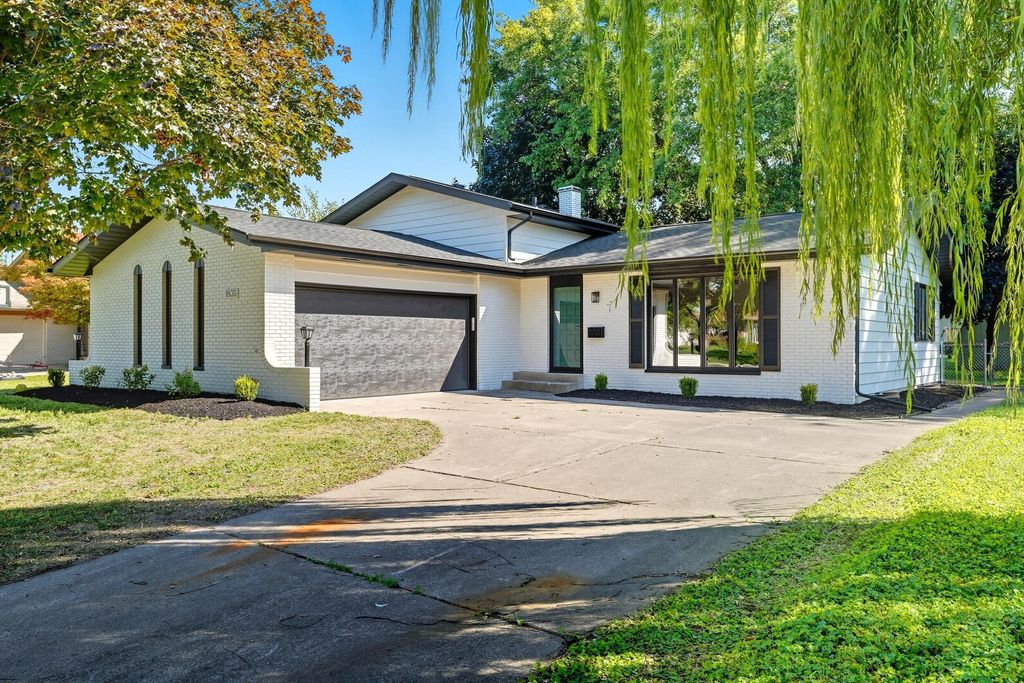 1835 W 99th Avenue, Crown Point, IN 46307