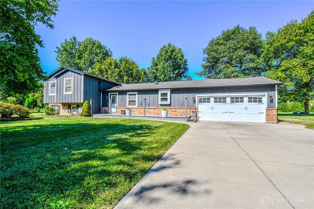 1591 Valley Heights Road, Xenia, OH 45385
