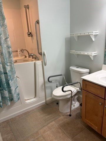 1818 Main St 111, Holden, MA 01522