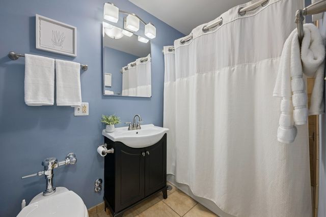 6157 N Sheridan Road 3M, Chicago, IL 60660