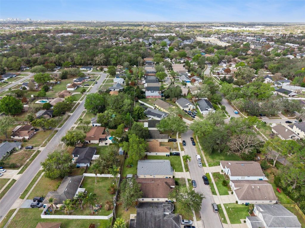 Image 37 of property listing at 8128 WOODSWORTH DRIVE, Orlando, FL 32817