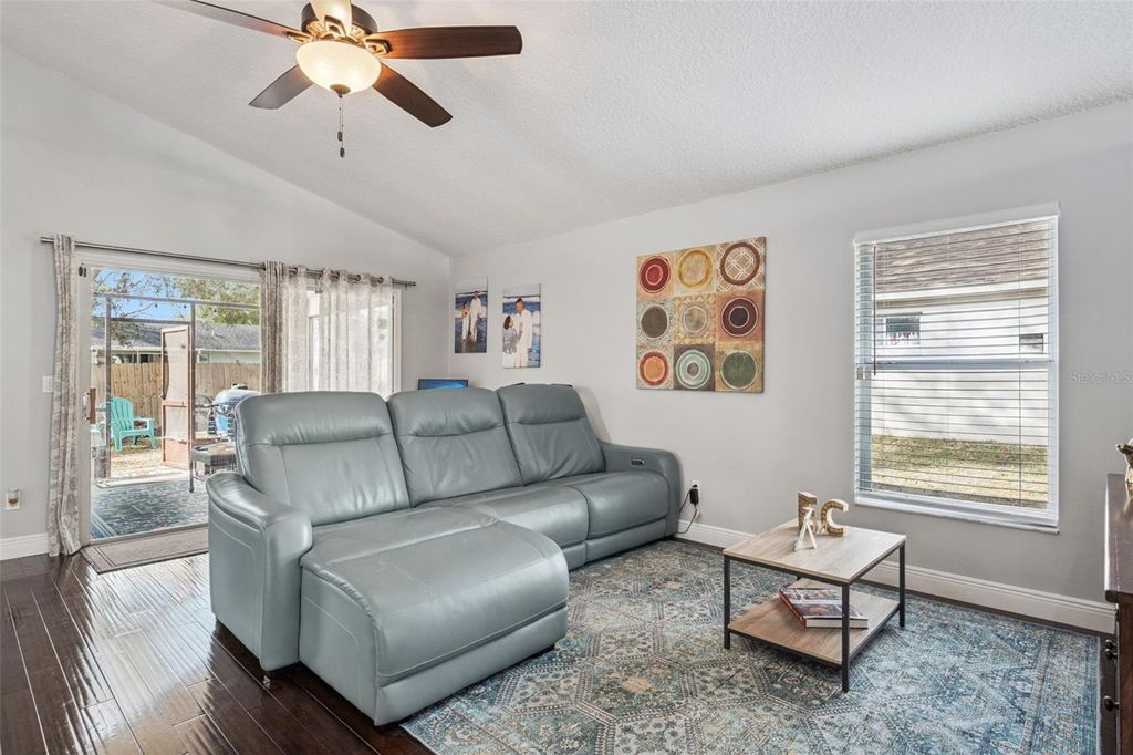 Image 6 of property listing at 8128 WOODSWORTH DRIVE, Orlando, FL 32817