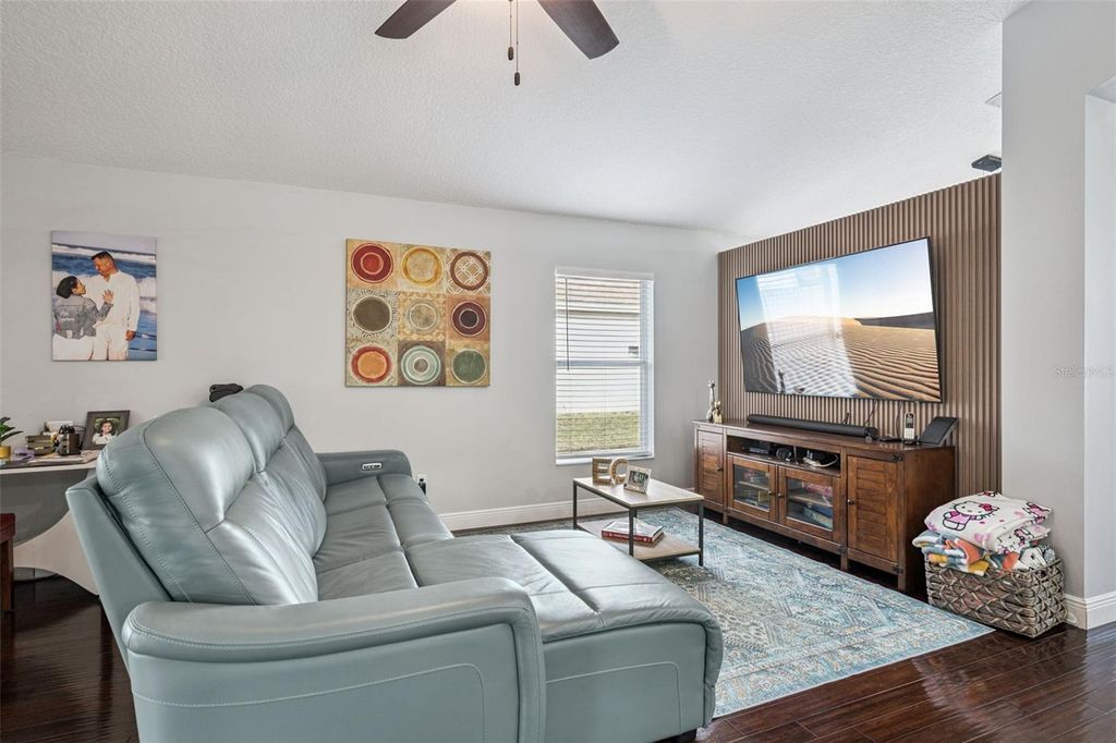 Image 7 of property listing at 8128 WOODSWORTH DRIVE, Orlando, FL 32817