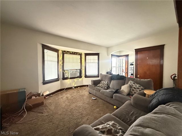 10014 Almira Avenue, Cleveland, OH 44111