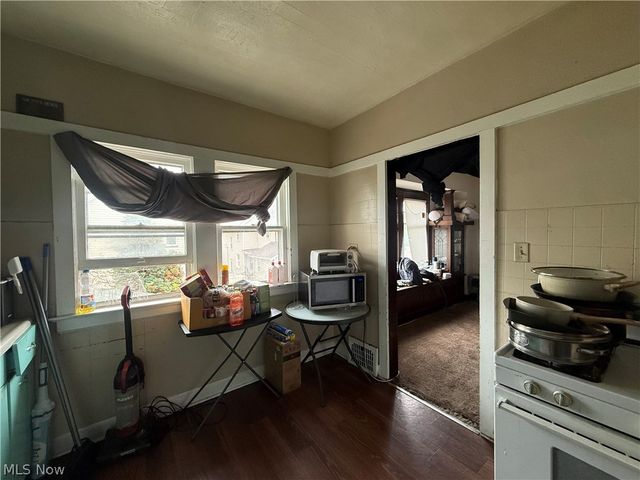 10014 Almira Avenue, Cleveland, OH 44111