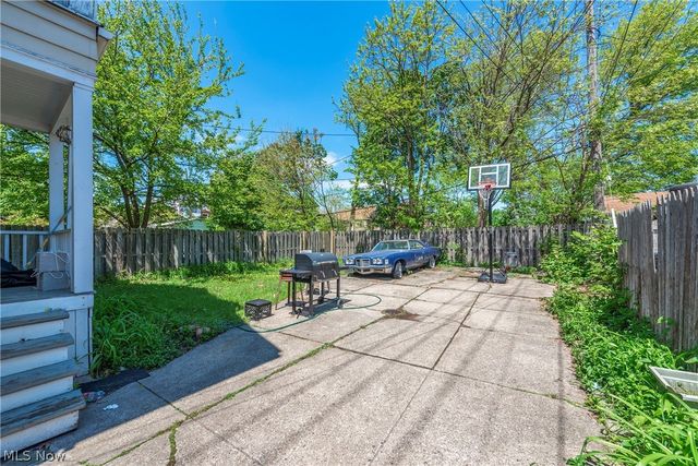10014 Almira Avenue, Cleveland, OH 44111