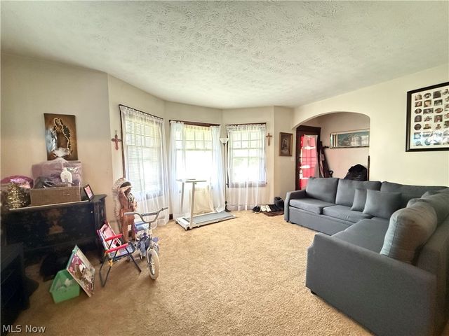 10014 Almira Avenue, Cleveland, OH 44111