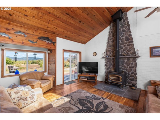 36189 Hwy 58, Pleasant Hill, OR 97455