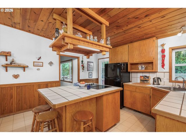 36189 Hwy 58, Pleasant Hill, OR 97455