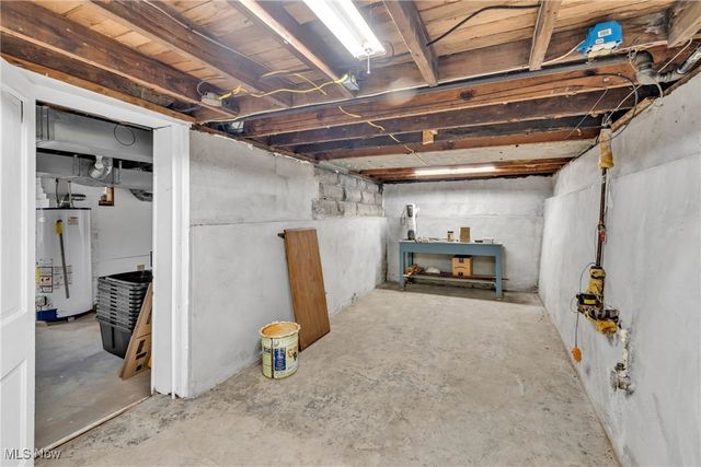 347 Kenyon Avenue, Elyria, OH 44035