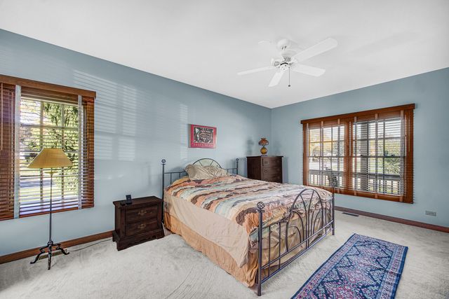 2161 Burnham Court, Algonquin, IL 60102