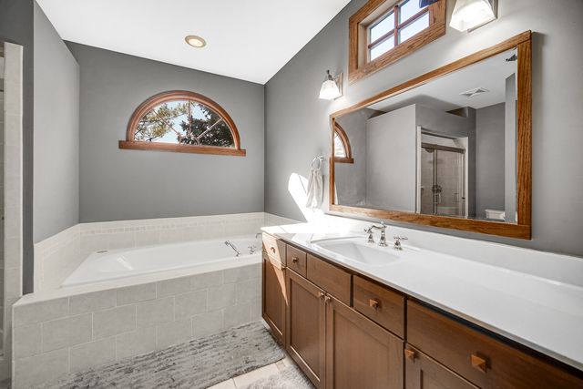 2161 Burnham Court, Algonquin, IL 60102