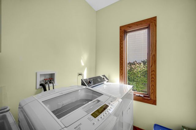 2161 Burnham Court, Algonquin, IL 60102