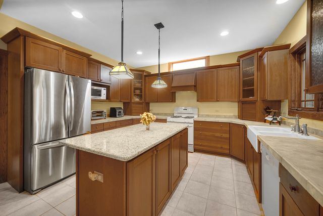 2161 Burnham Court, Algonquin, IL 60102