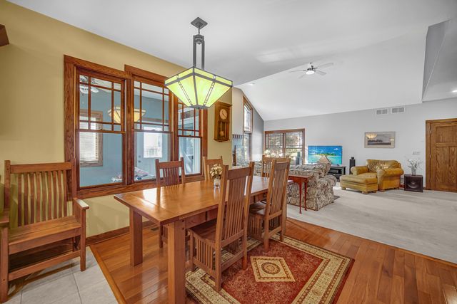 2161 Burnham Court, Algonquin, IL 60102