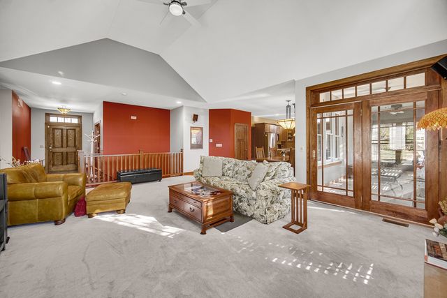 2161 Burnham Court, Algonquin, IL 60102