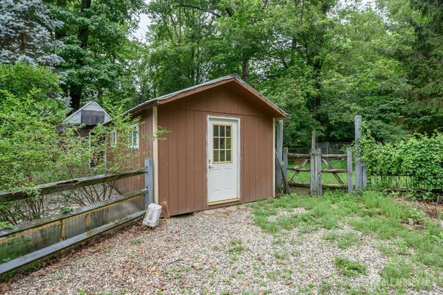 1097 State Route 173, Bethlehem, NJ 08802