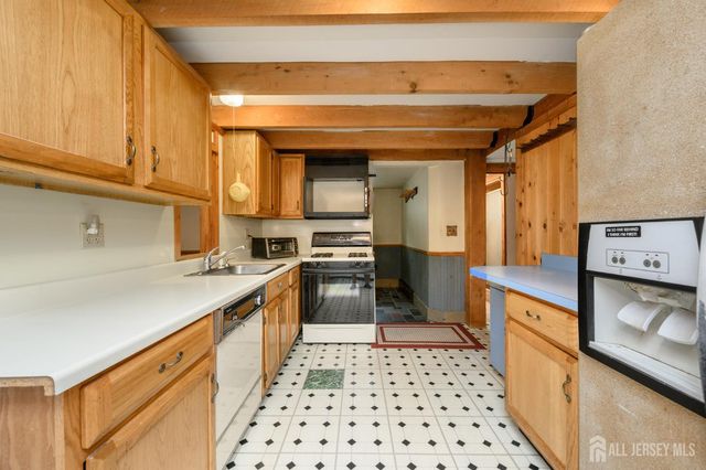 1097 State Route 173, Bethlehem, NJ 08802