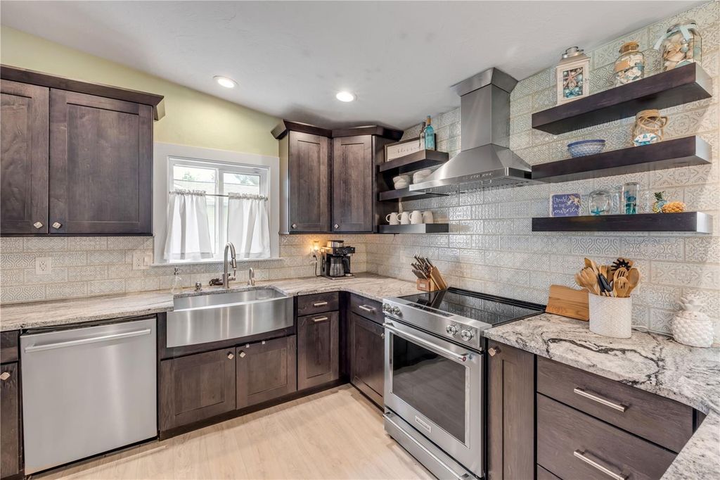 Image 17 of property listing at 90 CUNNINGHAM DRIVE, New Smyrna Beach, FL 32168