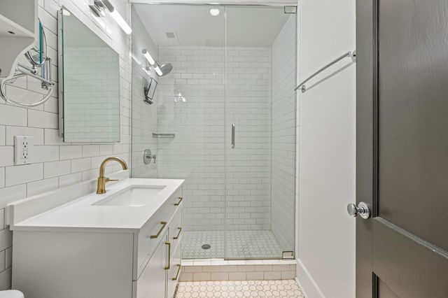 943 Russell St Apt D, Nashville, TN 37206