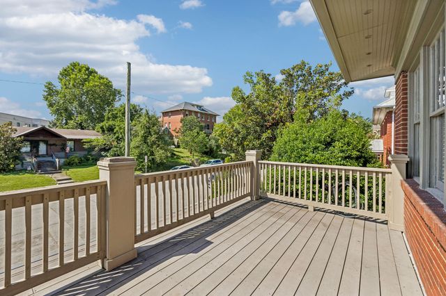 943 Russell St Apt D, Nashville, TN 37206