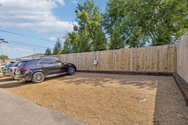 943 Russell St Apt D, Nashville, TN 37206