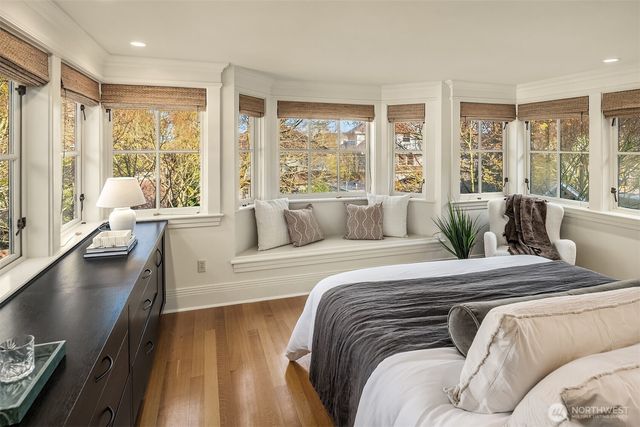 952 16th Avenue E, Seattle, WA 98112