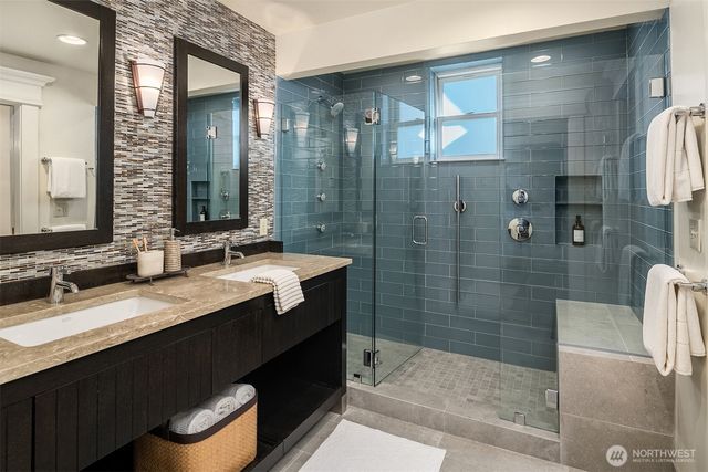 952 16th Avenue E, Seattle, WA 98112