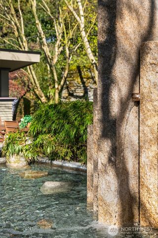 952 16th Avenue E, Seattle, WA 98112