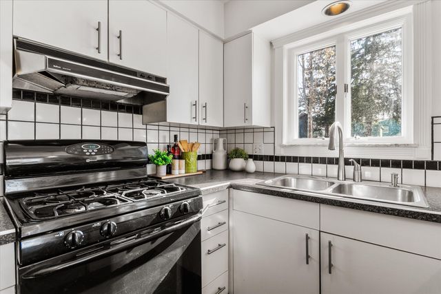 385 Hazelwood Avenue, Ann Arbor, MI 48103