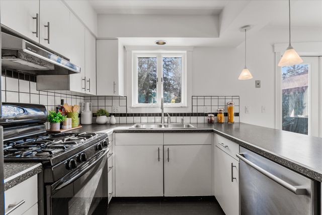 385 Hazelwood Avenue, Ann Arbor, MI 48103