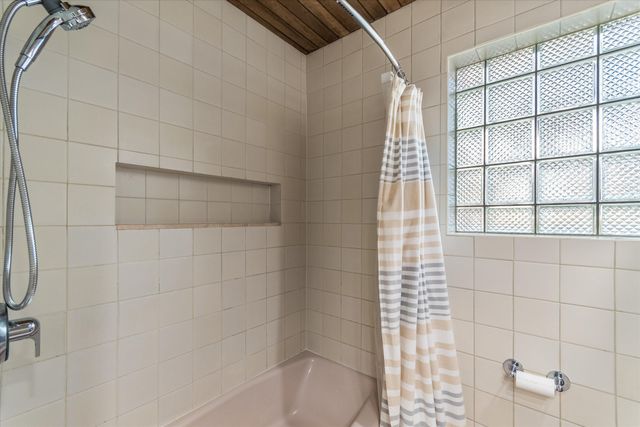 385 Hazelwood Avenue, Ann Arbor, MI 48103