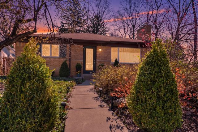 385 Hazelwood Avenue, Ann Arbor, MI 48103