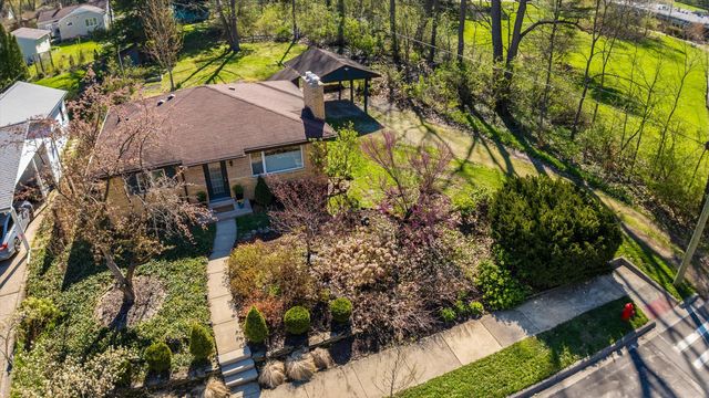 385 Hazelwood Avenue, Ann Arbor, MI 48103