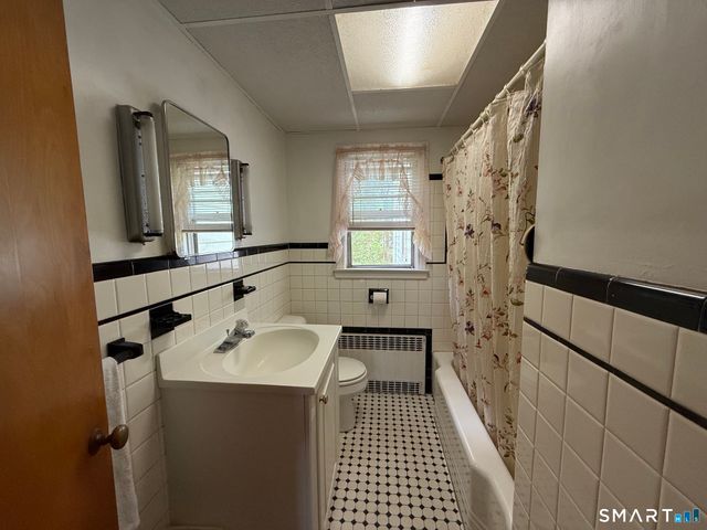 12 Swan Avenue, Wallingford, CT 06492
