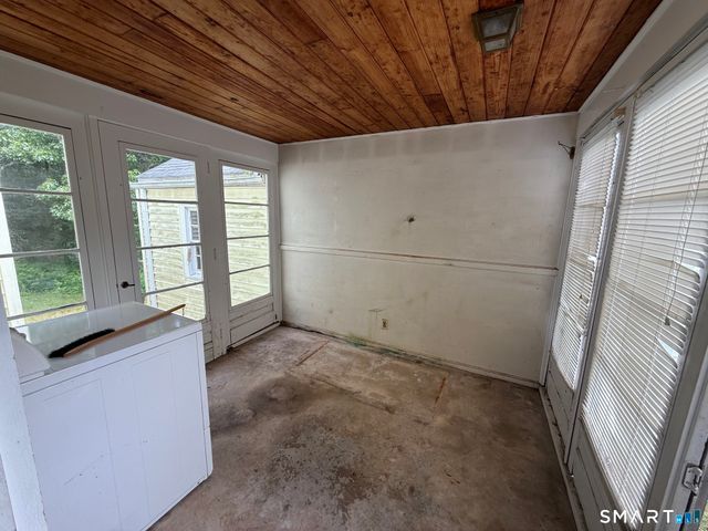 12 Swan Avenue, Wallingford, CT 06492
