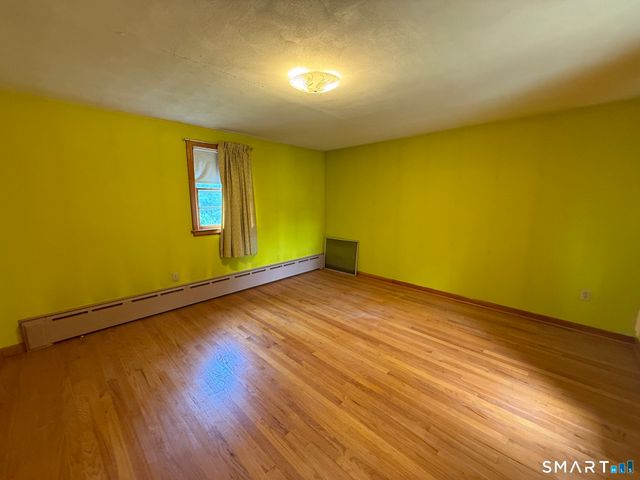 12 Swan Avenue, Wallingford, CT 06492