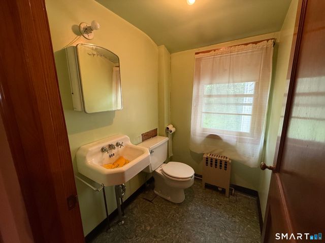 12 Swan Avenue, Wallingford, CT 06492